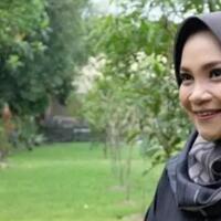 dosen-ugm-ini-malu-punya-anggota-dewan-seperti-bu-hanum-rais