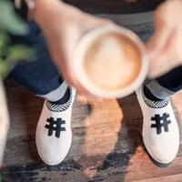 anjay-pria-ini-mengubah-ampas-kopi-jadi-sepatu