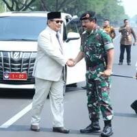 penuh-semangat-7-potret-terbaru-prabowo-subianto-jalankan-tugas-sebagai-menhan