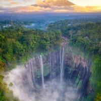air-terjun-indah-tumpak-sewu-niagara-waterfall-asal-lumajang