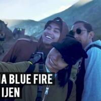melihat-sendiri-fenomena-blue-fire-di-kawah-ijen-travelism