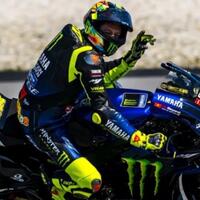 asik-nih-rossi-batalkan-pensiunnya-demi-fans-indonesia-kira-kira-ada-apa