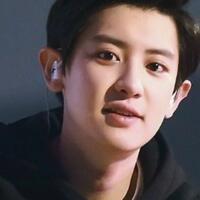 ganteng-dan-enggak-jaim-idol-korea-ini-pakai-peci-miring-netizen-pengen-ngarungin