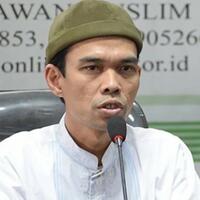 politik-identitas-tetap-buas-masyarakat-bawah-kena-imbas