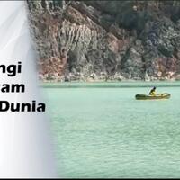 parah-inilah-manusia-yang-pernah-mengarungi-danau-asam-ijen