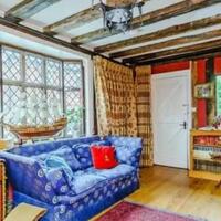 bermalam-di-rumah-masa-kecil-harry-potter-siapa-mau