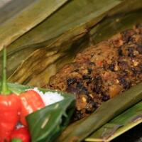 7-makanan-khas-indonesia-yang-terbuat-dari-serangga