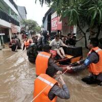 banjir-jakarta-belasan-meninggal-lebih-dari-31000-warga-ibu-kota-mengungsi