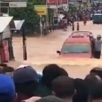 mobil-diesel-bisa-libas-banjir-tanpa-mogok-kok-bisa