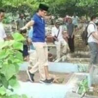 kuburan-di-injak-bahkan-di-pakai-swafoto-dan-juga-balapan-apa-tanggapanmu