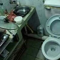 bikin-ngakak-7-desain-toilet-paling-absurd