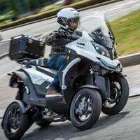 kenalan-sama-qooder-motor-matik-empat-roda-pertama-di-indonesia