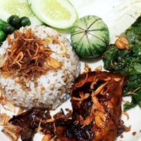 coc-regional-makanan-tradisional-bosen-sama-nasi-putih-cobain-nasi-tutug-oncom