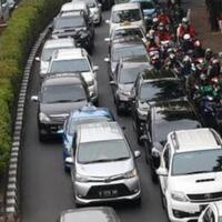 makin-panas-larangan-motor-melintas-di-jalan-raya