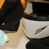 5-tips-merawat-helm-di-musim-banjir-era-anies-baswedan