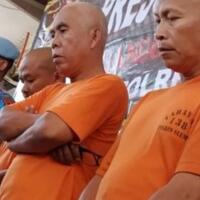 diteror-netizen-istri-dan-anak-guru-smpn-1-turi-yang-jadi-tersangka-stres