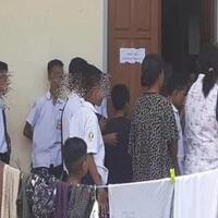 ga-punya-otak-senior-di-maumere-suapi-juniornya-dengan-thokai-di-dalam-kamar