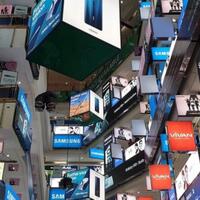 rantai-pasok-terganggu-produksi-handphone-dunia-jeblok