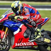 motor-4-tak-honda-yang-dibilang-pembalap-wsbk-seperti-motor-2-tak