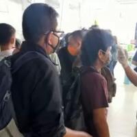 dituding-keliru-cek-suhu-tubuh-penumpang-krl-jadi-bulan-bulanan-warganet