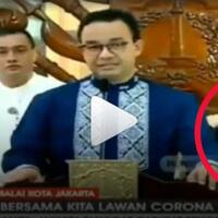 penerjemah-bahasa-isyarat-ini-viral-karena-ekspresinya-yang-sangat-totalitas