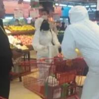 viral-pasutri-belanja-gunakan-pakaian-hazmat-bikin-menteri-erick-murka