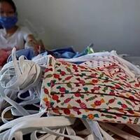 promosi-masker-kain-dari-ganjar-pranowo-tapi-kok-beliau-masih-pake-masker-kesehatan