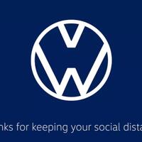 gak-hanya-manusia-yang-social-distancing-logo-mobil-juga-ikutan