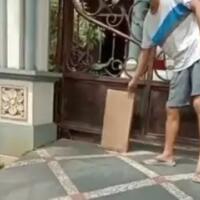 lempar-uang-ke-kurir-karena-takut-corona-pasutri-kaya-diamuk-publik