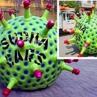 biar-warga-gak-keluyuran-keluar-rumah-pria-ini-bikin-mobil-virus-covid---19