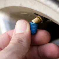 jangan-disepelekan-ini-fungsi-tutup-pentil-ban-kendaraan