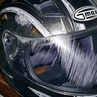 kaca-helm-gores-coba-cara-ini-buat-ngilanginnya-gan