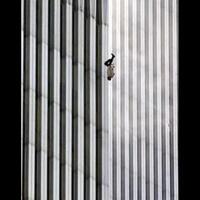 the-jumpers--fenomena-tragis-saat-tragedi-9-11-di-menara-gedung-world-trade-center