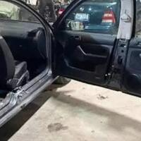 aneh-pintu-mobil-sedan-ini-panjang-banget