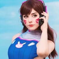 serba-ketat--panas-gadis-italia-berdandan-ala-dva-dari-game-overwatch