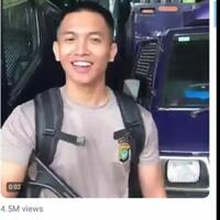 propam-periksa-polisi-yang-viral-kokang-senpi-dan-bilang--pacarmu-bisa-gini