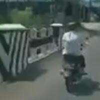 viral-pasien-corona-ogah-dijemput-naik-ambulans-pilih-naik-motor-sendiri