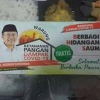 bagi-bagi-nasi-bungkus-stiker-bergambar-muka-tetap-menempel