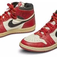 pecahkan-rekor-dunia-air-jordan-1-milik-michael-jordan-terjual-seharga-rp-8-m