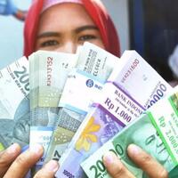 bisnis-tukar-uang-meredup-menjelang-lebaran-mau-sampai-kapan