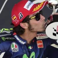 valentino-rossi-dilarang-pensiun