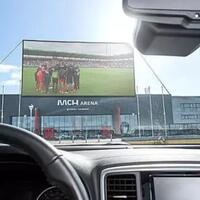 klub-denmark-ini-sulap-parkiran-stadion-jadi-drive-in-cinema