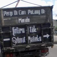 tulisan-kreatif-terlucu-di-bak-truk