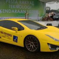 pemerintah-jokowi-putuskan-tetap-lanjutkan-proyek-mobil-listrik-nasional