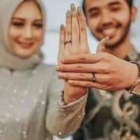 viral-gadis-ini-menerima-dua-pinangan-membuat-geger-dunia-maya
