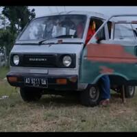 lagi-mobil-dimodifikasi-menggunakan-mesin-motor