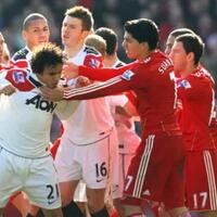 legenda-manchester-united-gary-neville-ketauan-liburan-ke-papua-nugini