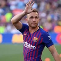 juventus-resmi-dapatkan-gelandang-incarannya