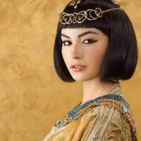 wow-piramida-raksasa-ini-quotmunculquot-di-halaman-rumah-pasangan-asal-rusia