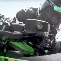 ternyata-power-kawasaki-zx25r-setara-dengan-power-moge-ini